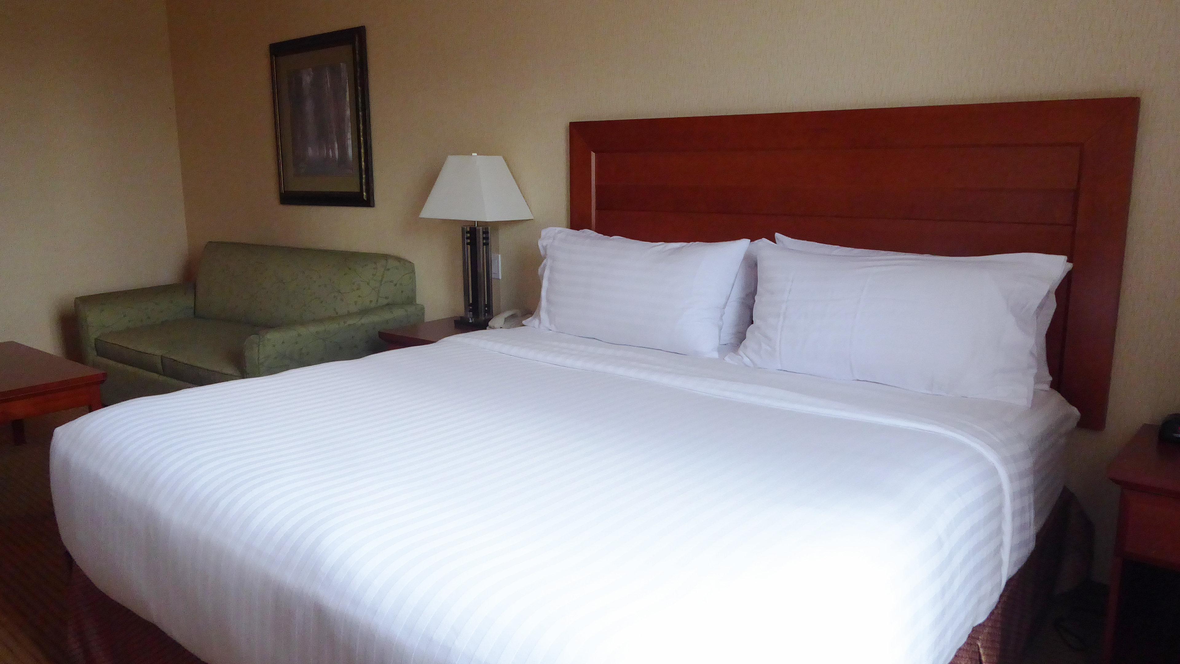 Holiday Inn Express And Suites Grande Prairie Eksteriør bilde