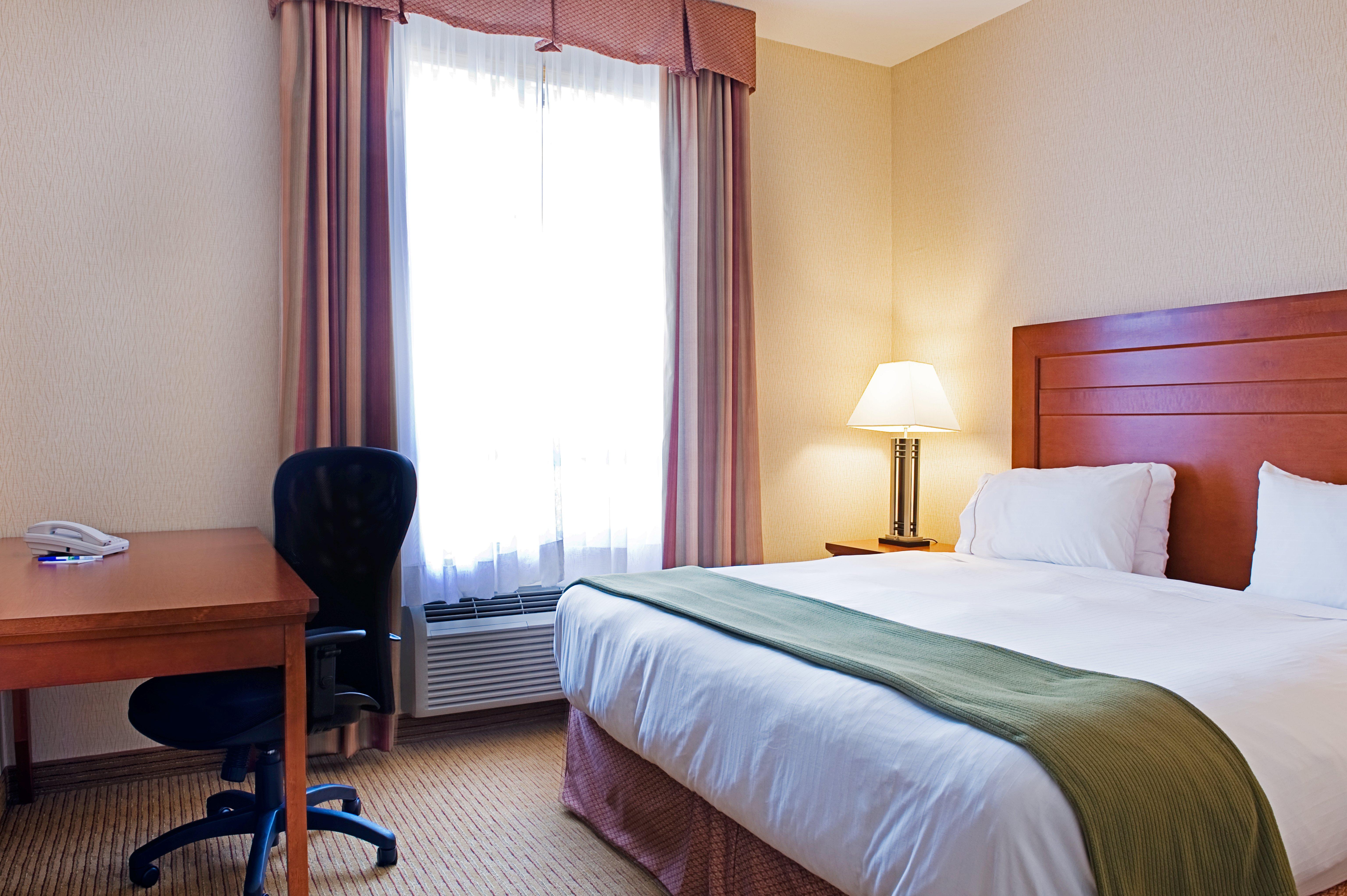 Holiday Inn Express And Suites Grande Prairie Eksteriør bilde