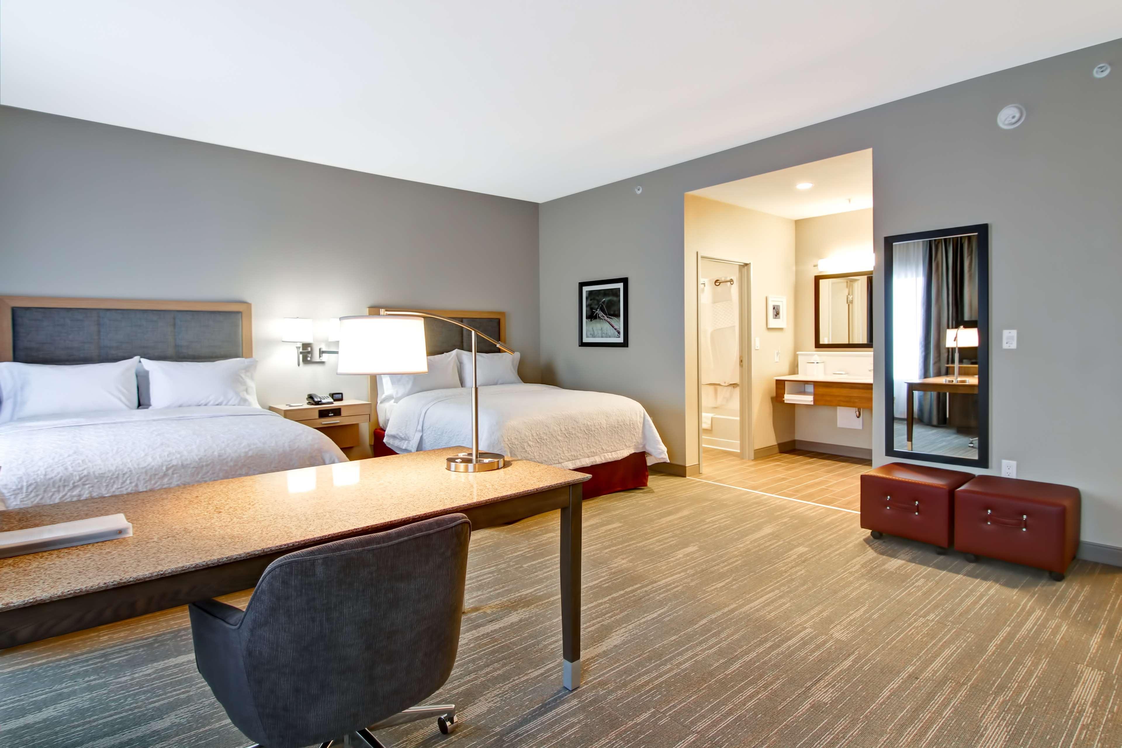 Holiday Inn Express And Suites Grande Prairie Eksteriør bilde