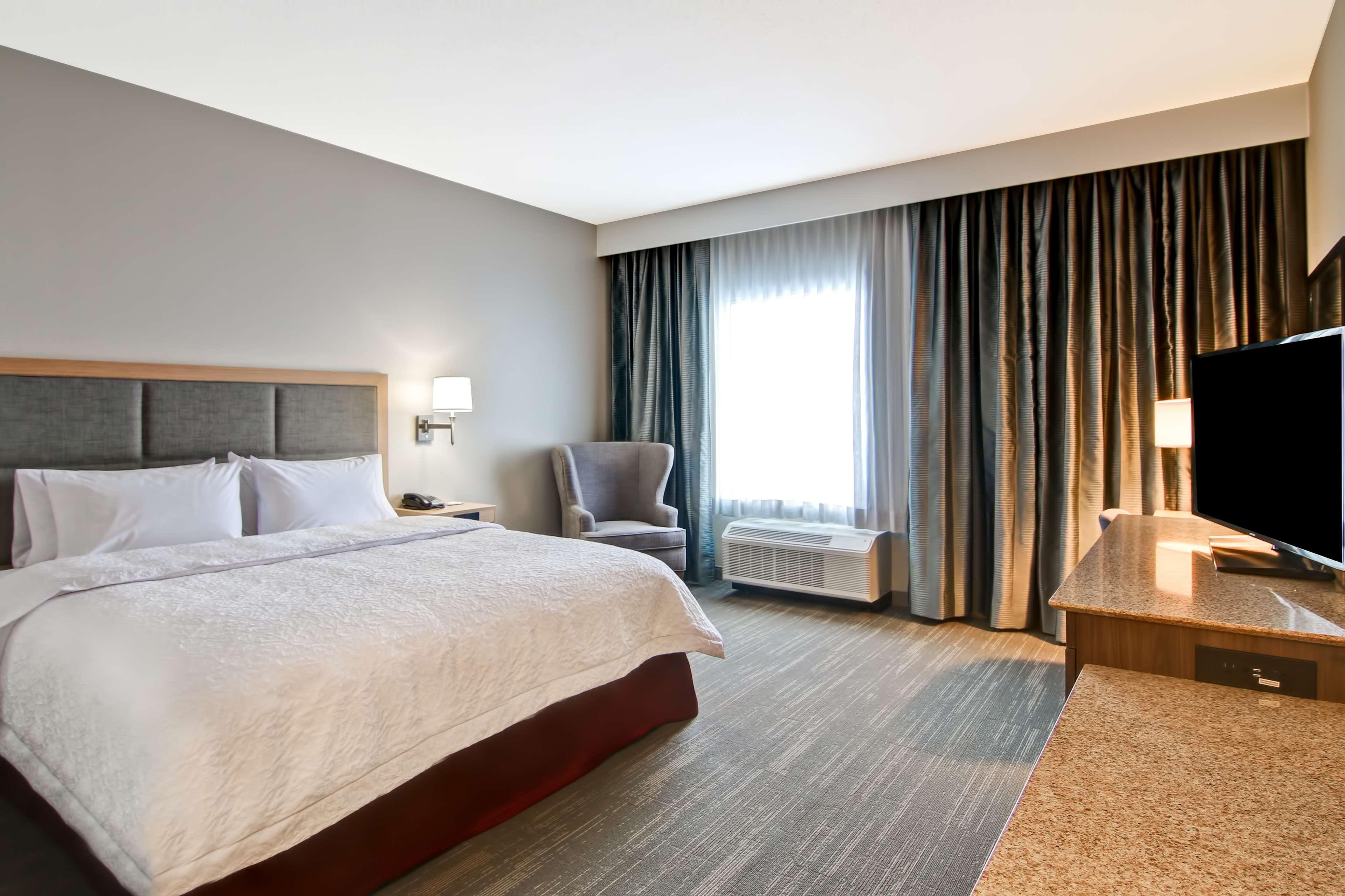 Holiday Inn Express And Suites Grande Prairie Eksteriør bilde